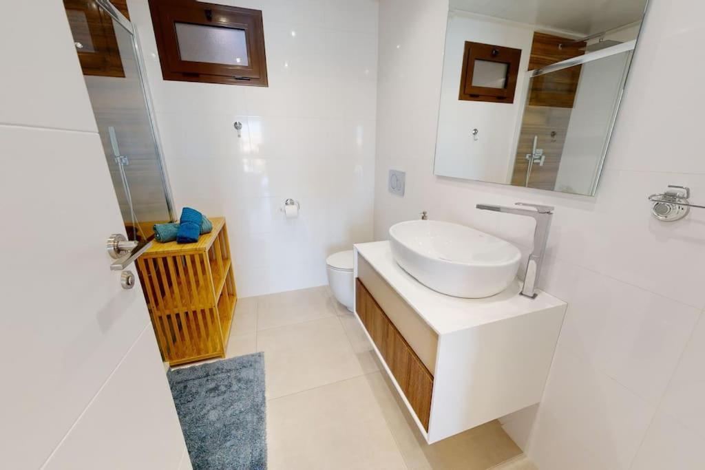 Apartman S Vlastnim Bazenem Οριουέλα Εξωτερικό φωτογραφία